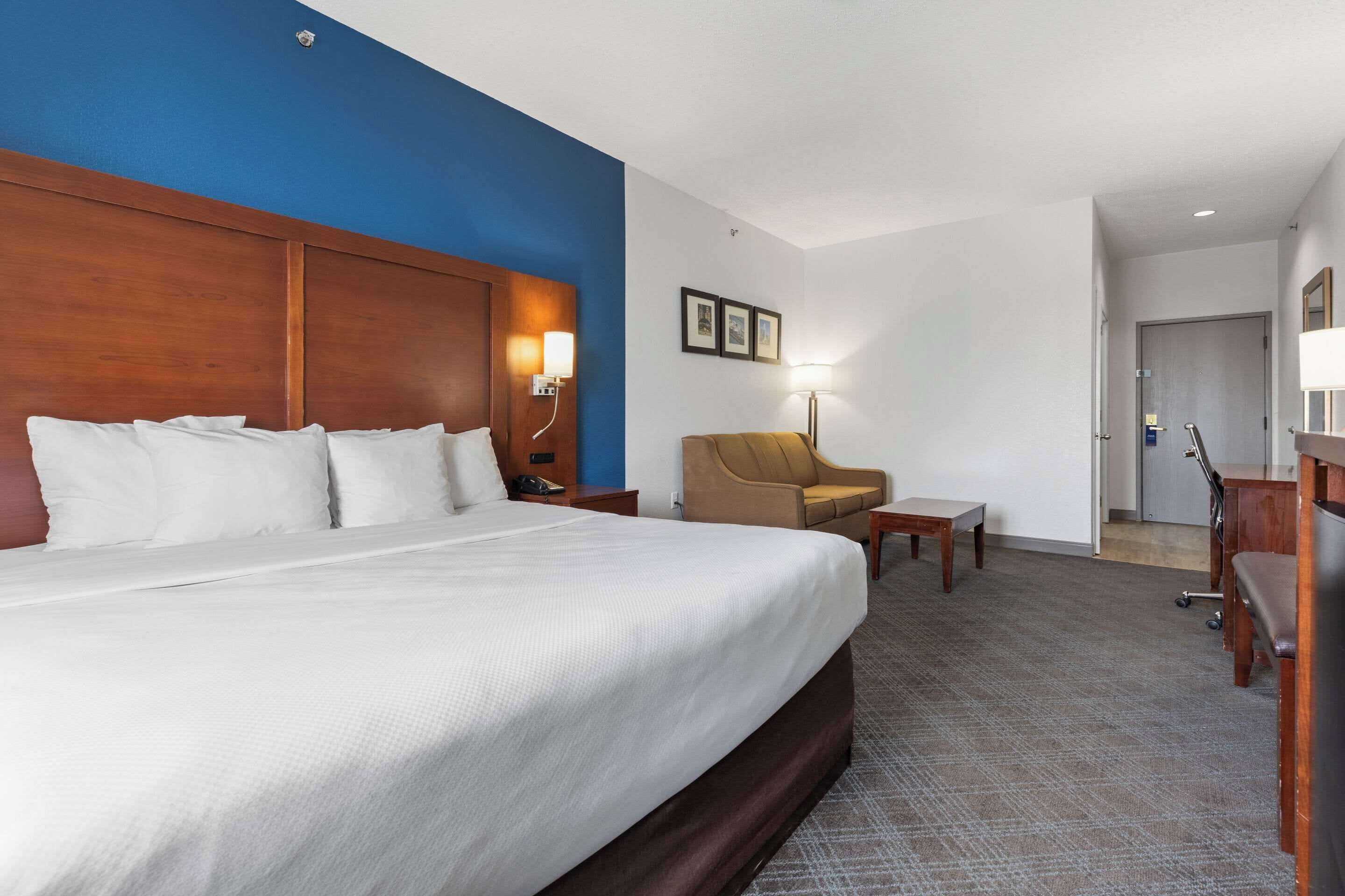 in-room safe, desk, laptop workspace, iron/ironing board