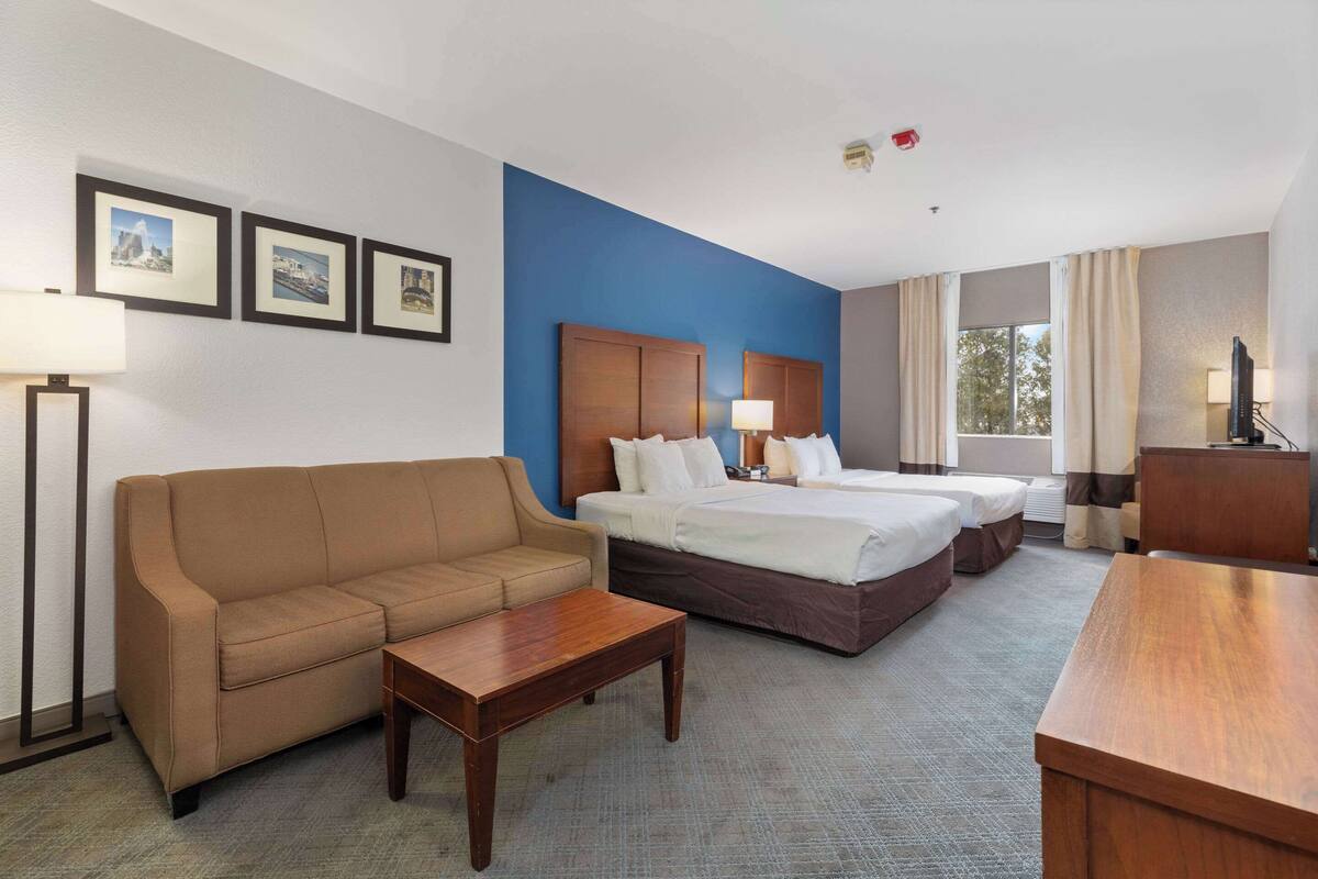 In-room safe, desk, laptop workspace, iron/ironing board