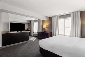 Caja de seguridad en la habitación y escritorio