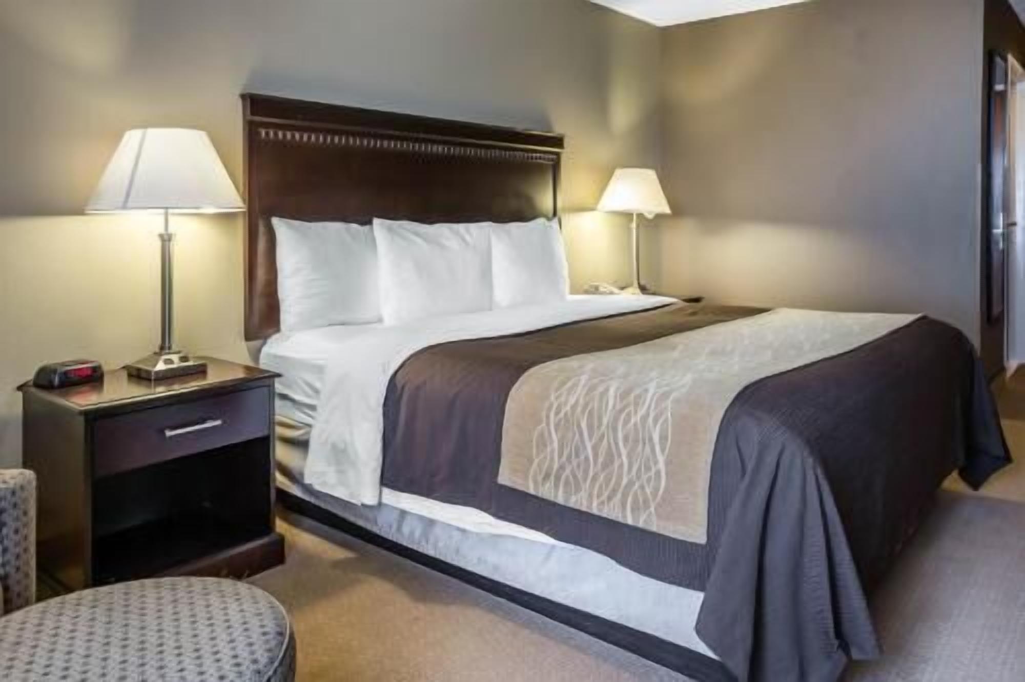 In-room safe, desk, iron/ironing board, free WiFi