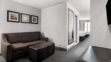 Suite, 2 camas de matrimonio, no fumadores | Caja fuerte, escritorio, tabla de planchar con plancha y wifi gratis