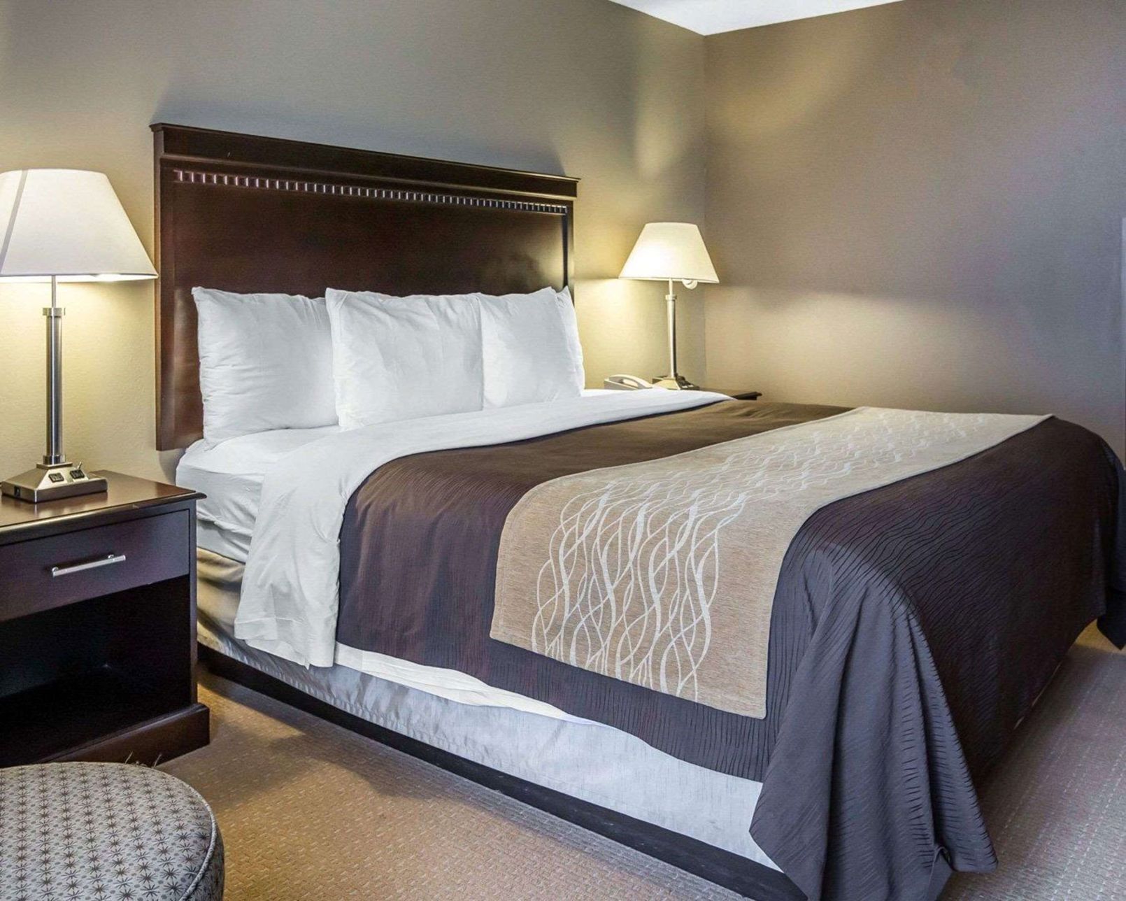 In-room safe, desk, iron/ironing board, free WiFi