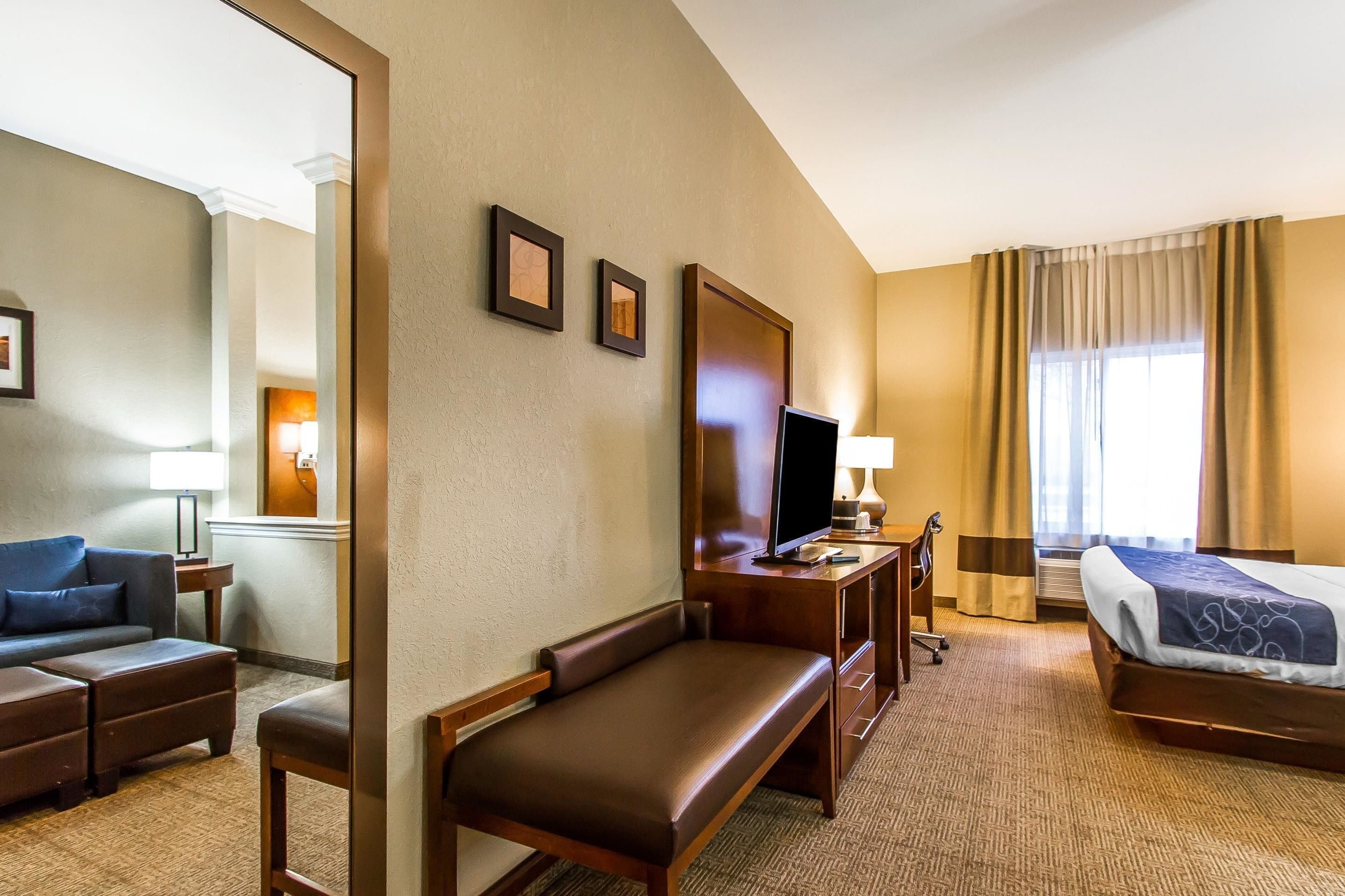 suite, 1 king bed, non smoking | pillow-top beds, desk, laptop workspace, blackout curtains