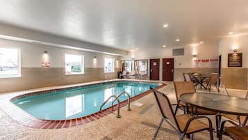 Indoor pool, sun loungers