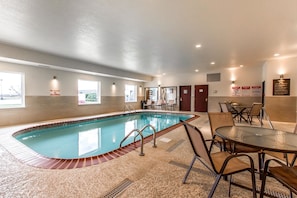 Indoor pool, sun loungers