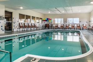 Indoor pool, sun loungers