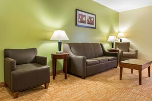 Minibar, desk, soundproofing, iron/ironing board - Quality Inn Jacksonville near I-72 (Jacksonville)