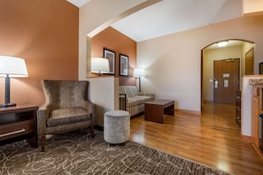 Suite, 1 grand lit, accessible aux personnes à mobilité réduite (with Sofabed) | Bureau, espace de travail pour ordinateurs portables