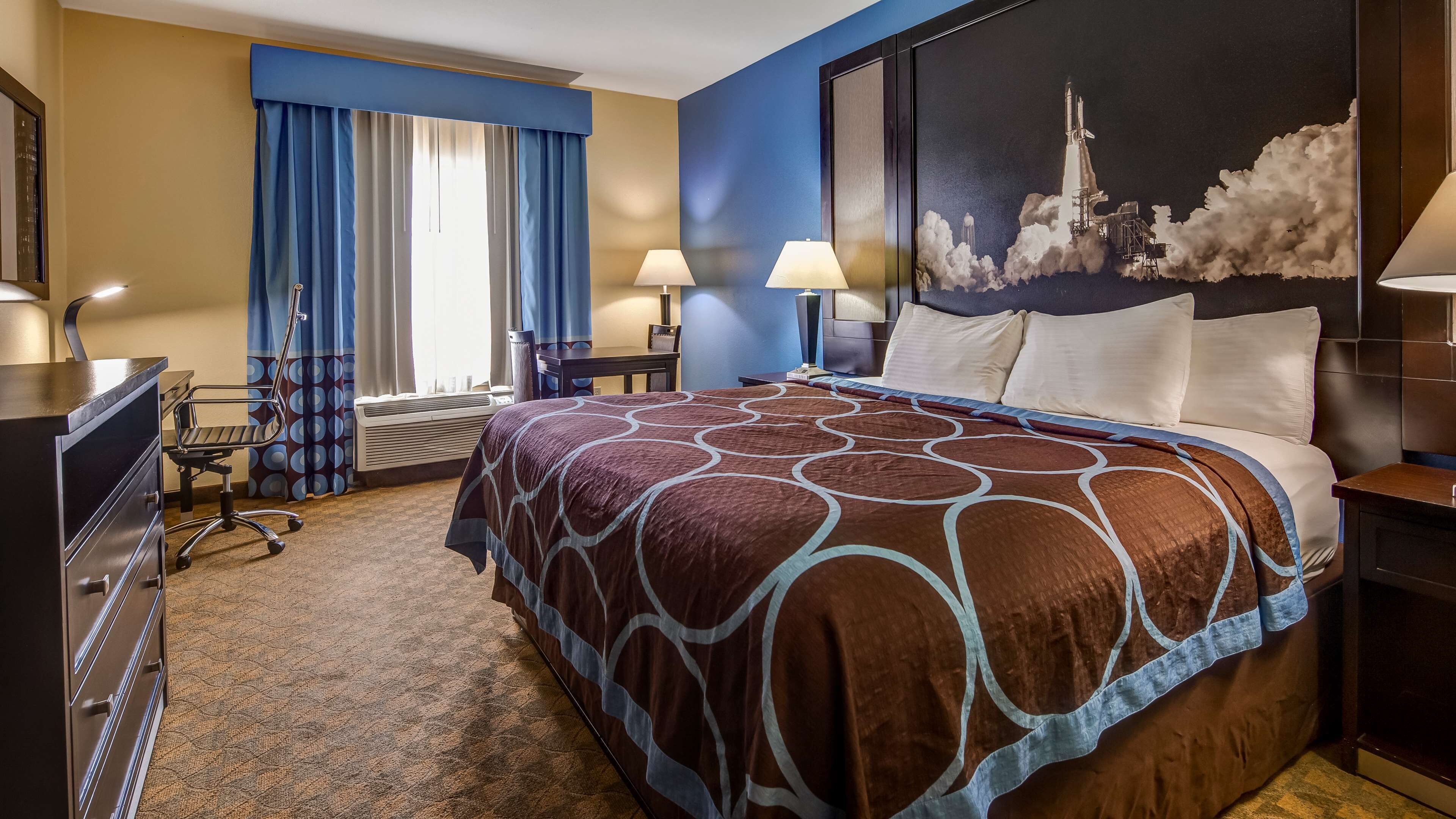 desk, iron/ironing board, wifi, bed sheets