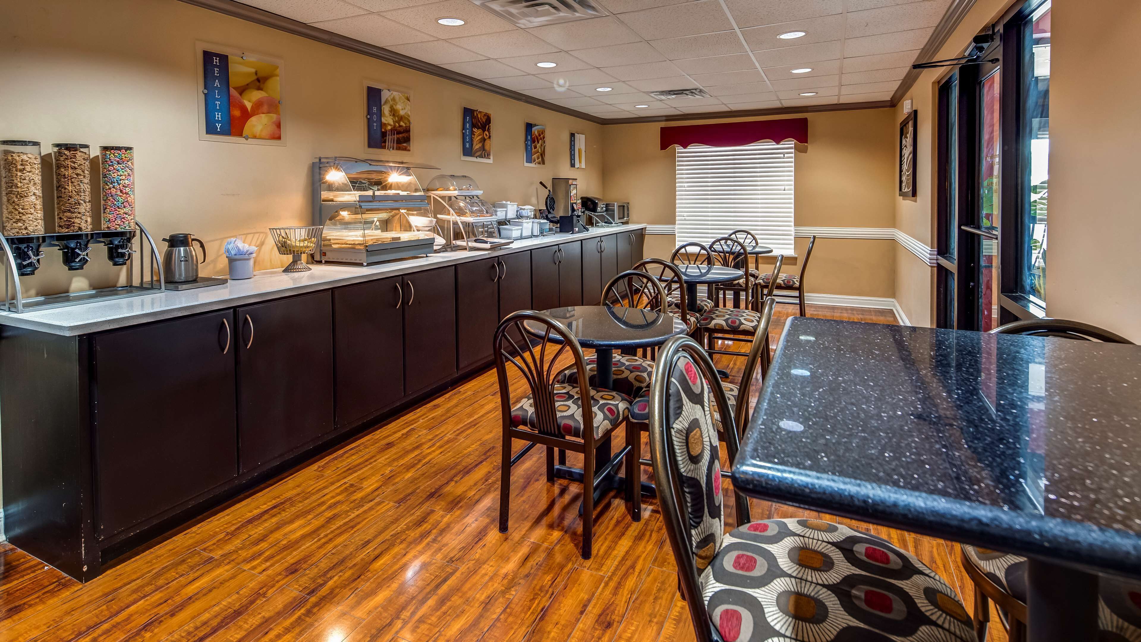 free daily full breakfast