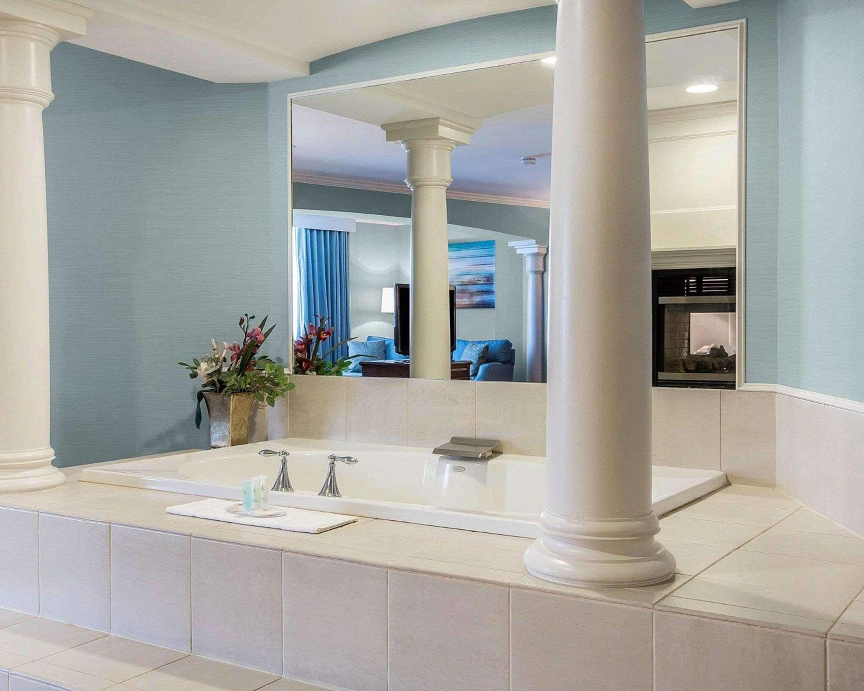 desk, iron/ironing board, cots/infant beds, rollaway beds