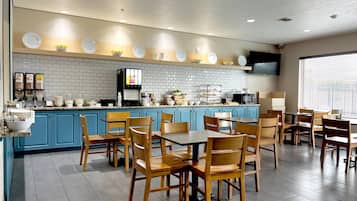 Free daily buffet breakfast