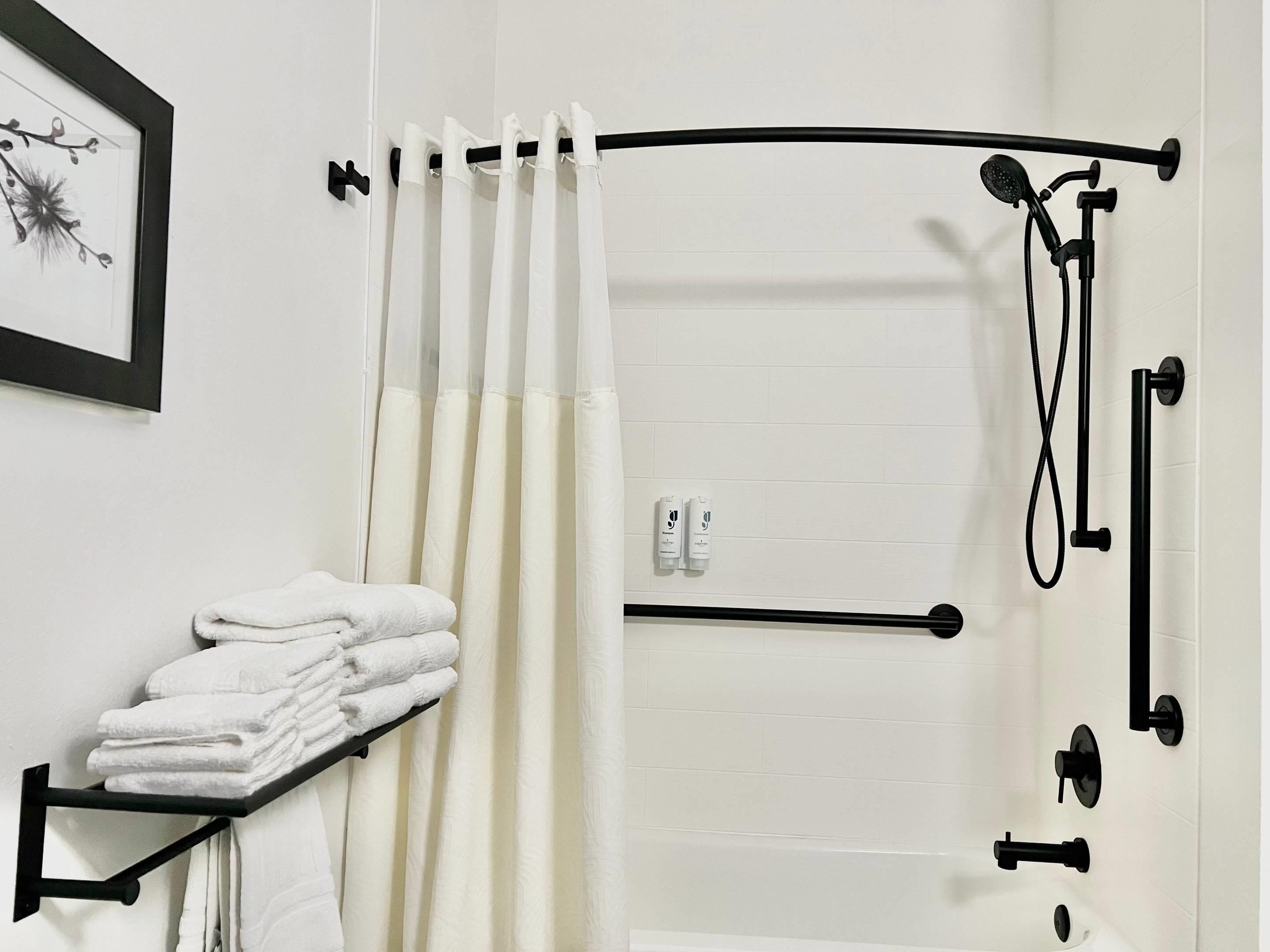 Kamer, 1 kingsize bed, toegankelijk voor mindervaliden, niet-roken | Luxe beddengoed, donzen dekbedden, een bureau, verduisterende gordijnen