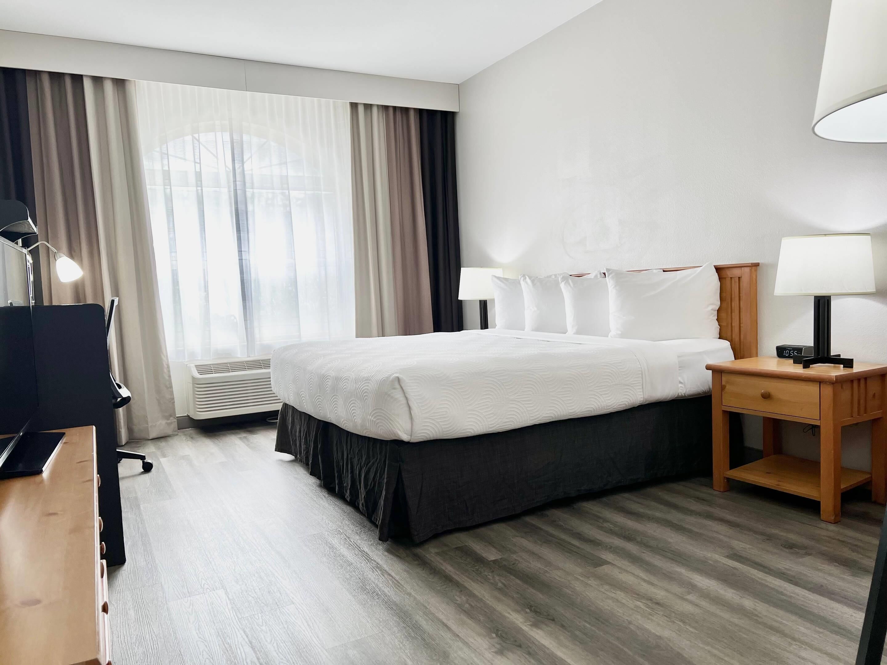 Ropa de cama de alta calidad, edredón, escritorio y cortinas blackout 