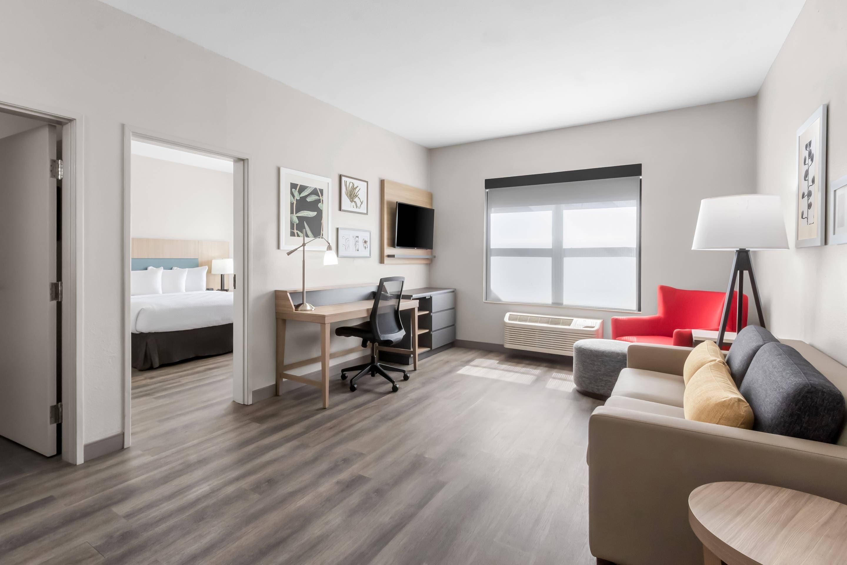 Premium-Suite, 1 King-Bett, barrierefrei, Nichtraucher | Hochwertige Bettwaren, Daunenbettdecken, Schreibtisch