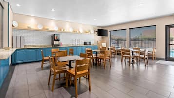 Free daily buffet breakfast