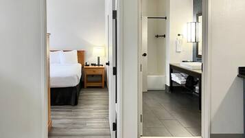 Premium Suite, 1 Bedroom, Non Smoking | Premium bedding, down comforters, desk, blackout drapes