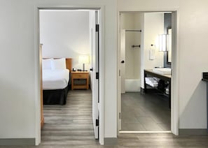 Ropa de cama de alta calidad, cubrecamas y escritorio