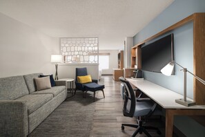 Premium bedding, down duvets, pillow-top beds, in-room safe - EVEN Hotel Denver Tech Center-Englewood by IHG (Englewood)