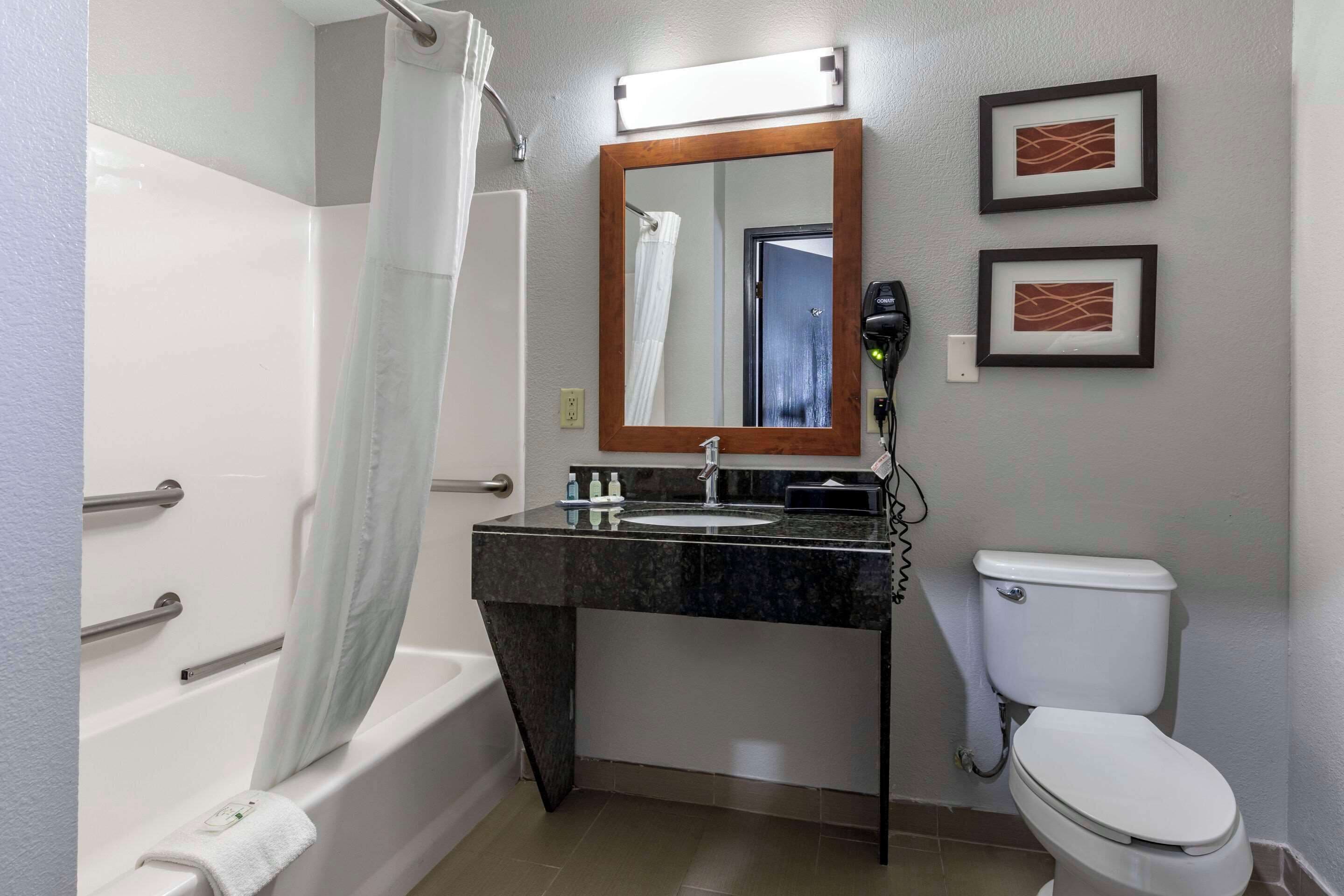 Foto - Quality Inn & Suites I-35 E / Walnut Hill