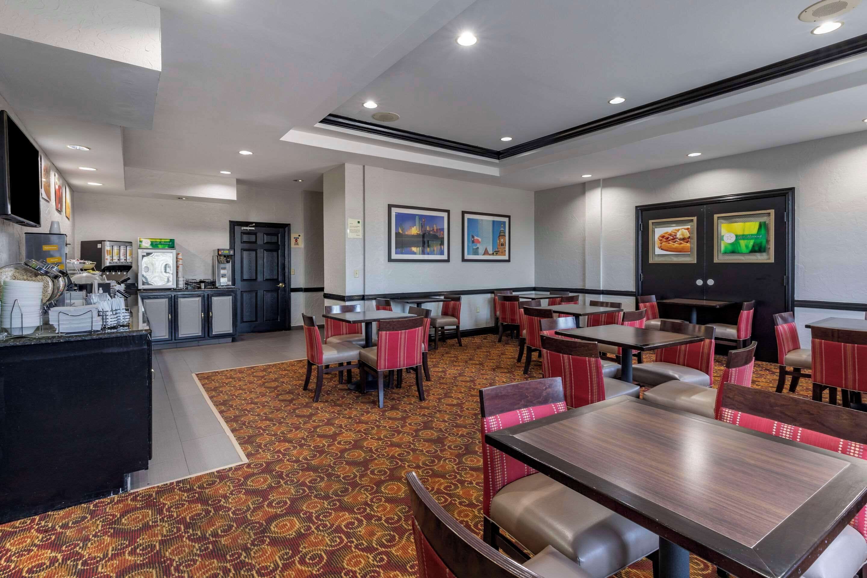 Foto - Quality Inn & Suites I-35 E / Walnut Hill