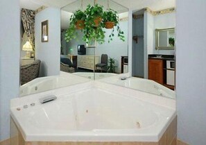 Jetted bathtub