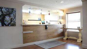 Check-in-/Check-out-Schalter