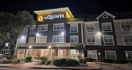 La Quinta Inn & Suites by Wyndham Rockwall