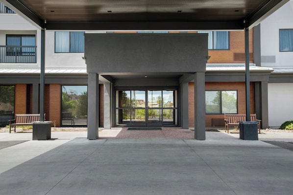 Exterior - Courtyard Colorado Springs South (Colorado Springs)