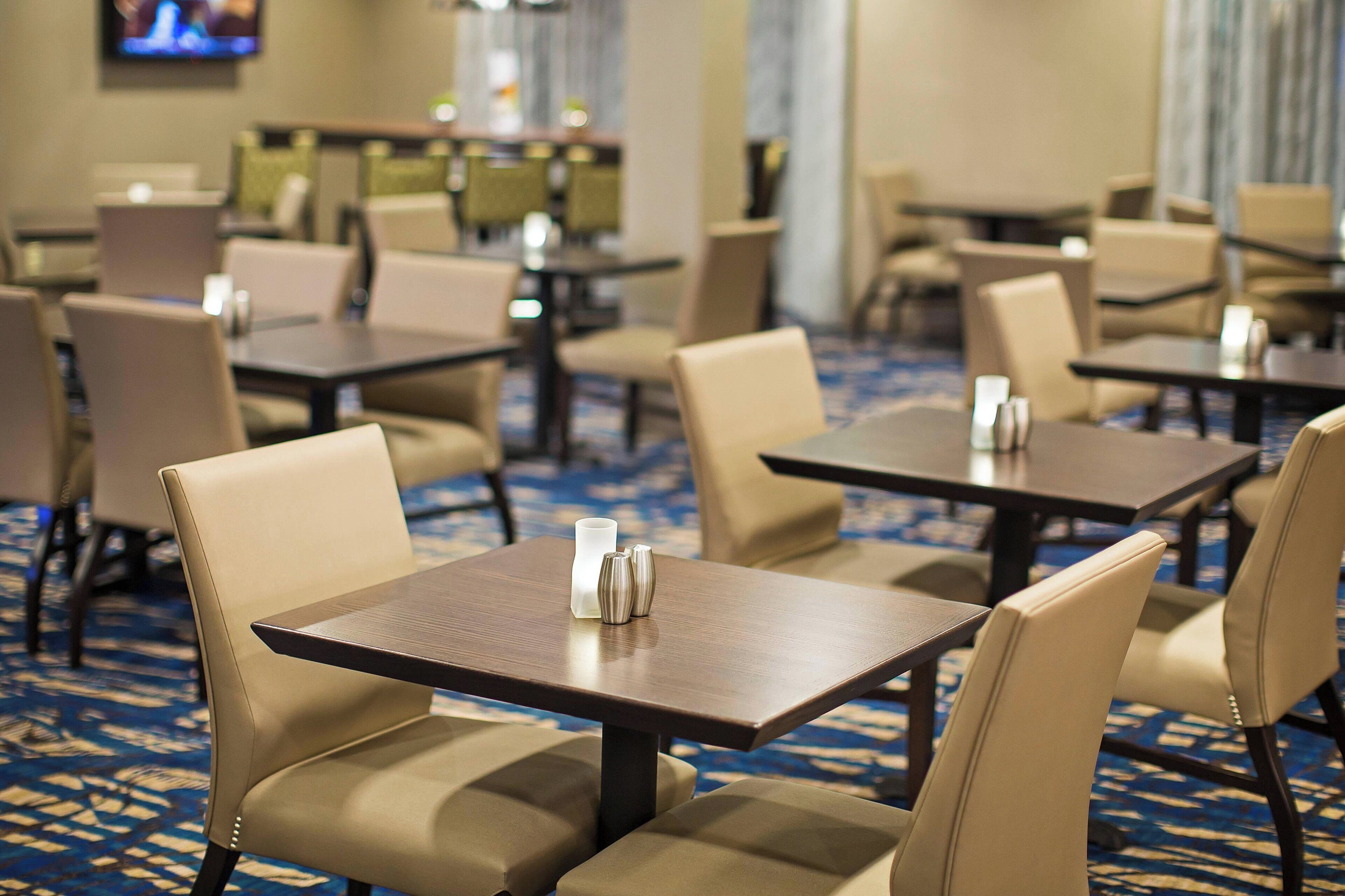 breakfast and dinner served, american cuisine