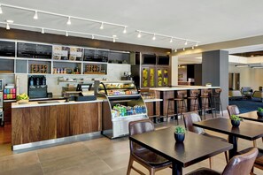 Breakfast and dinner served - Courtyard by Marriott Providence Downtown (Providence)