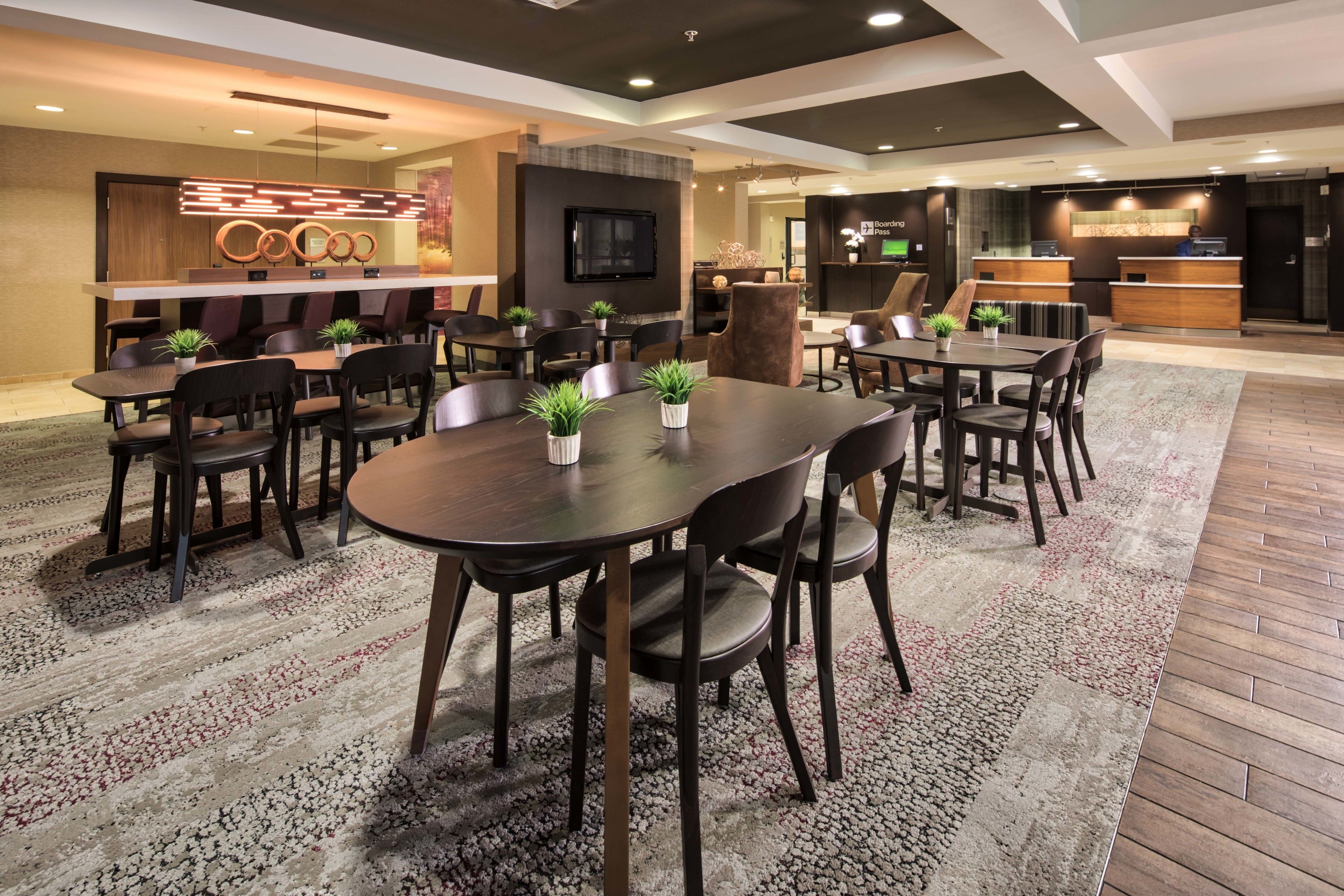 Lobby-lounge