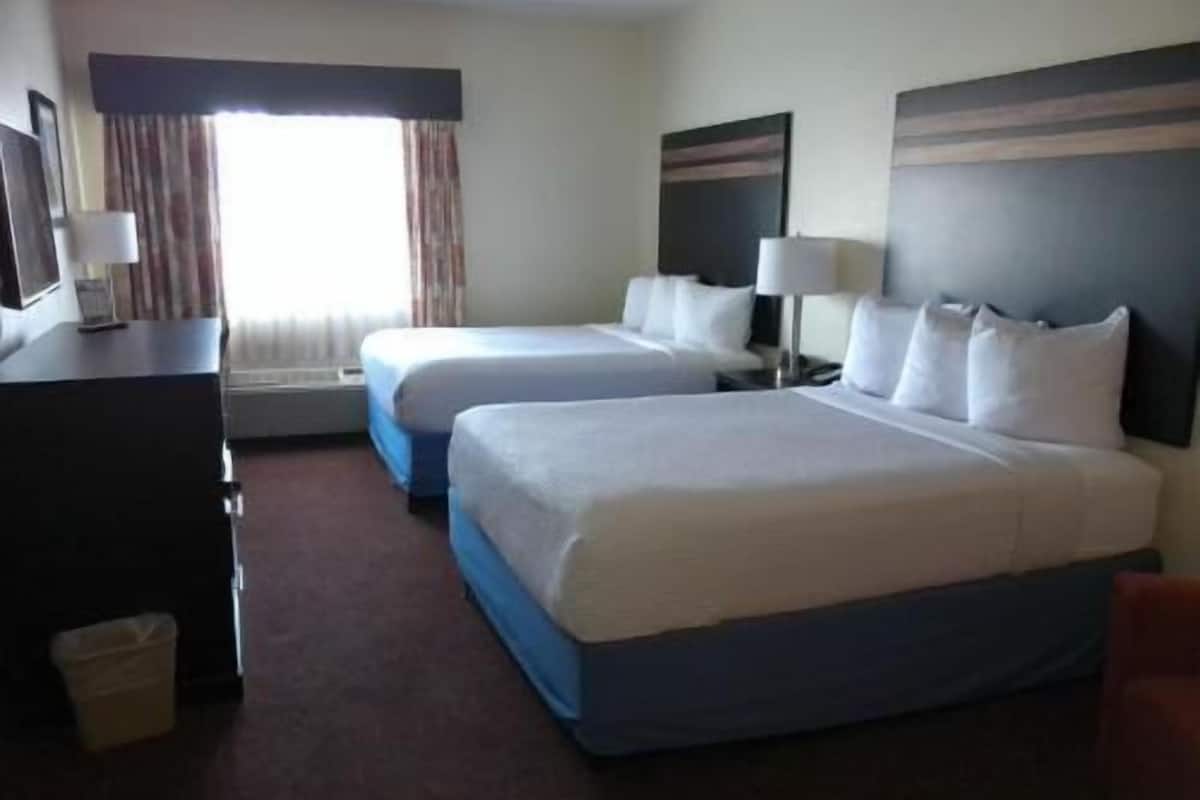 Pillow-top beds, desk, iron/ironing board, free cots/infant beds