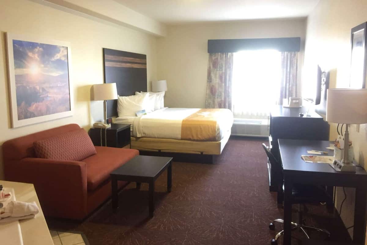 Pillow-top beds, desk, iron/ironing board, free cots/infant beds