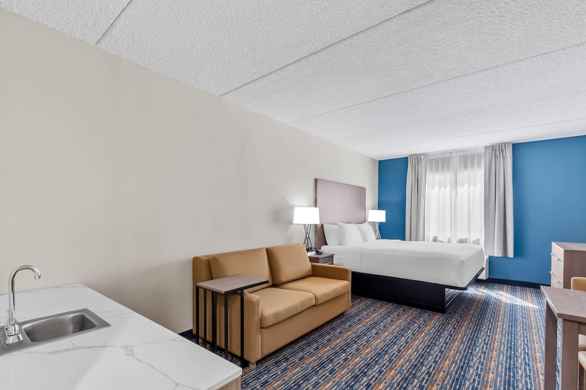 Suite, 1 kingsize-seng, ikke-røyk | Strykejern/-brett og wi-fi (inkludert)