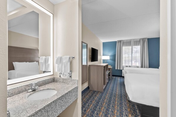 Standard Room, 2 Queen Beds, Non Smoking