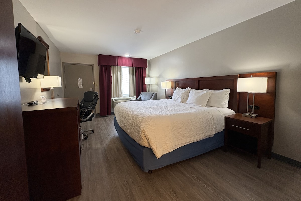 Desk, free WiFi, bed sheets, alarm clocks