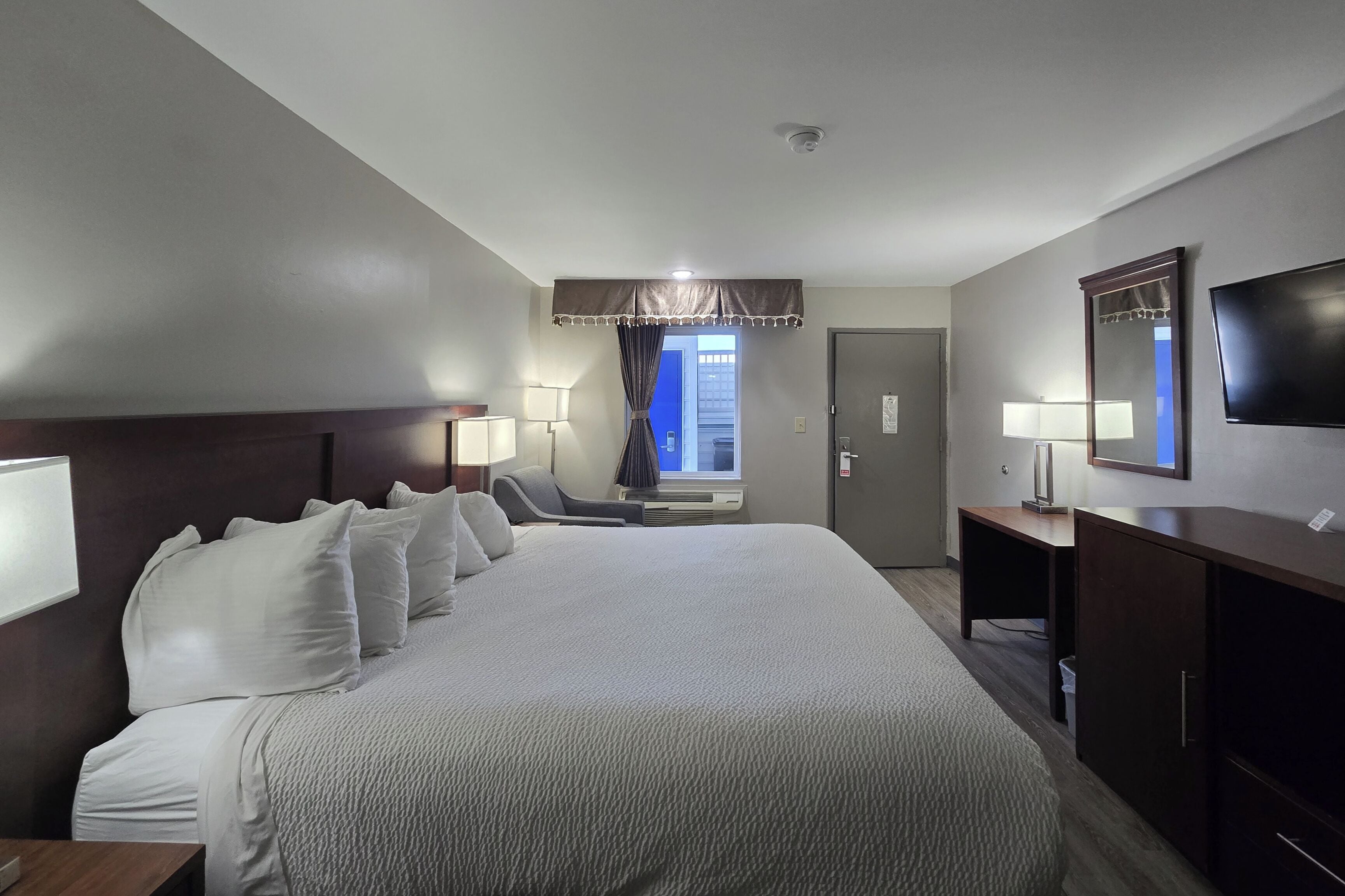 Desk, free WiFi, bed sheets, alarm clocks
