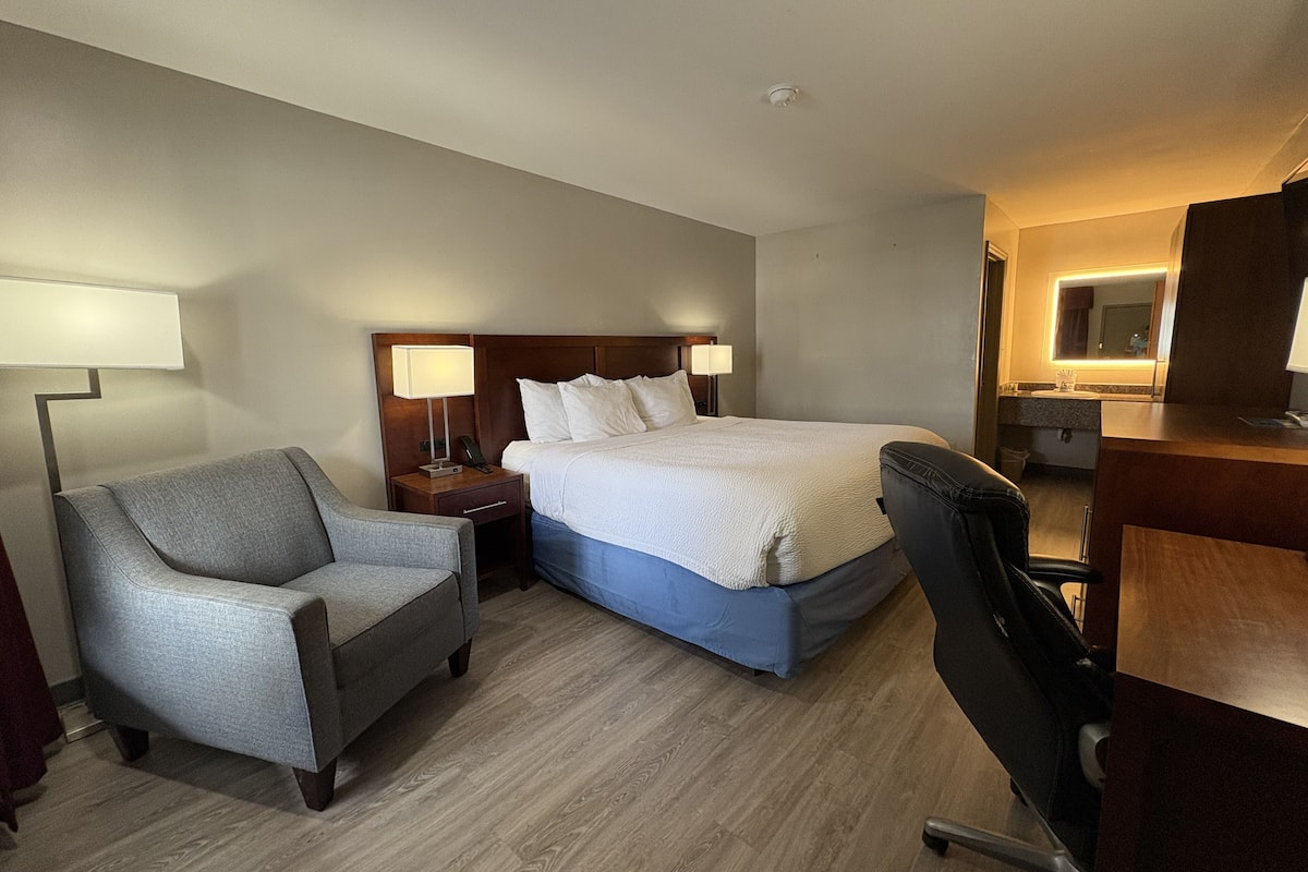 Desk, free WiFi, bed sheets, alarm clocks