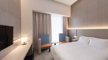 Superior Room, 1 Queen Bed, with Balcony, Non Smoking | Down comforters, in-room safe, desk, laptop workspace