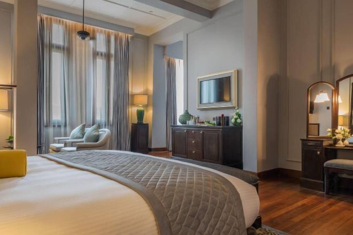 Minibar, in-room safe, desk, blackout curtains