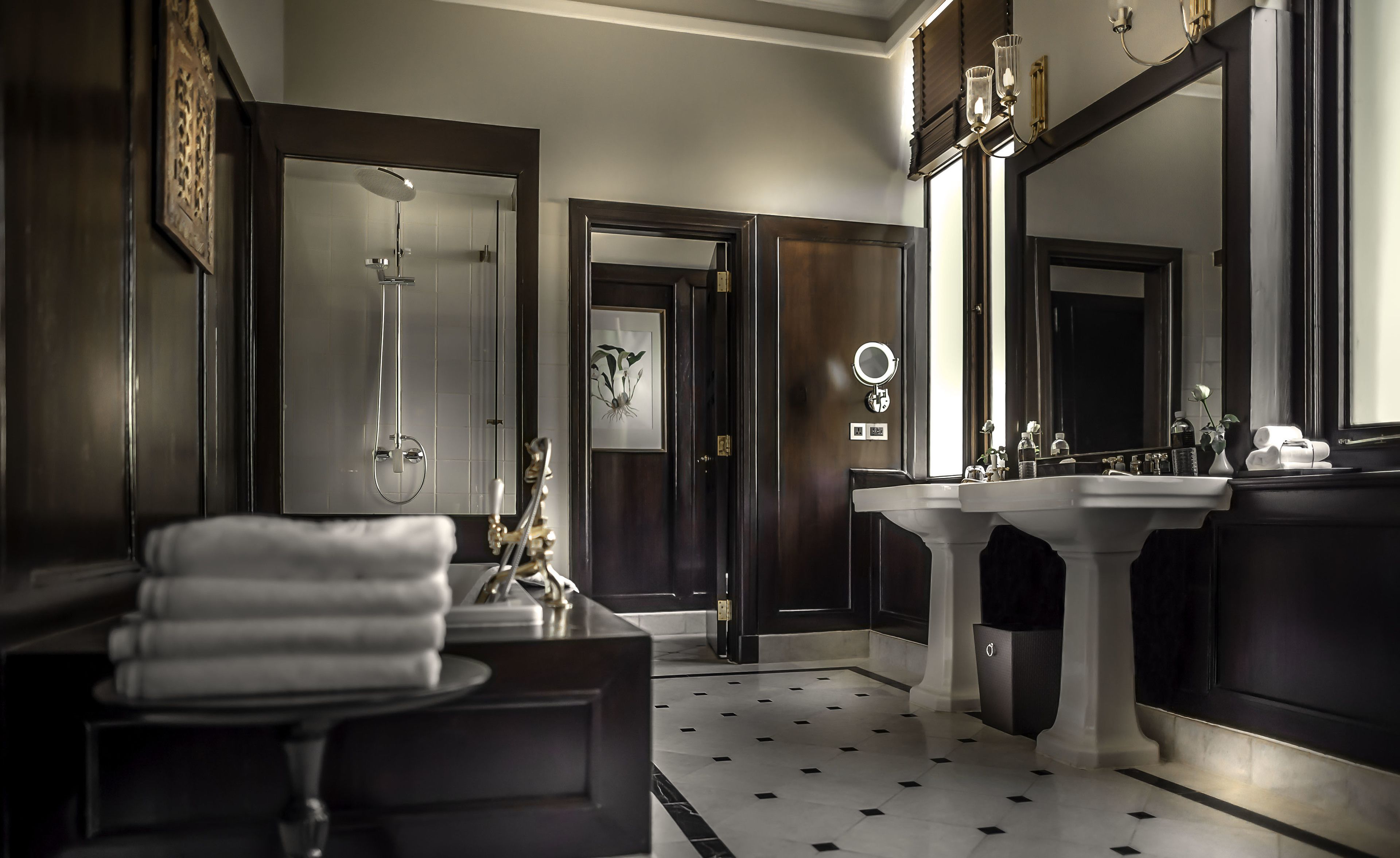 separate bathtub and shower, deep-soaking bathtub, free toiletries