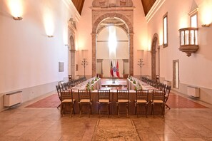 Meeting facility