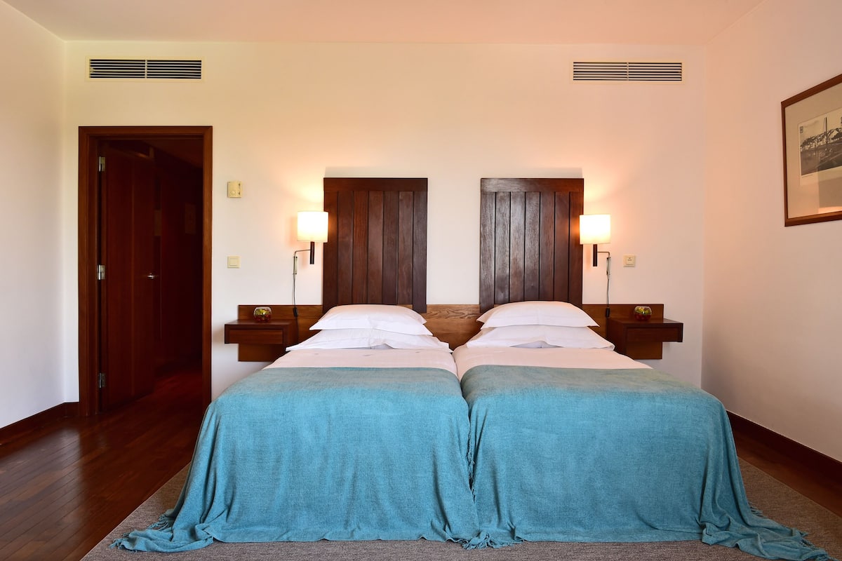 1 habitación, ropa de cama hipoalergénica y minibar