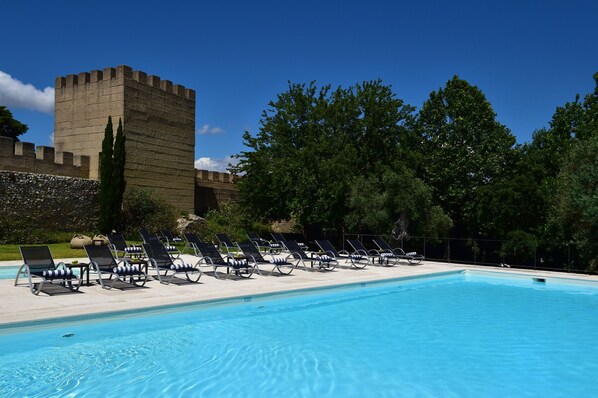 Outdoor pool, pool loungers