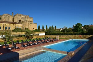 Piscina externa sazonal