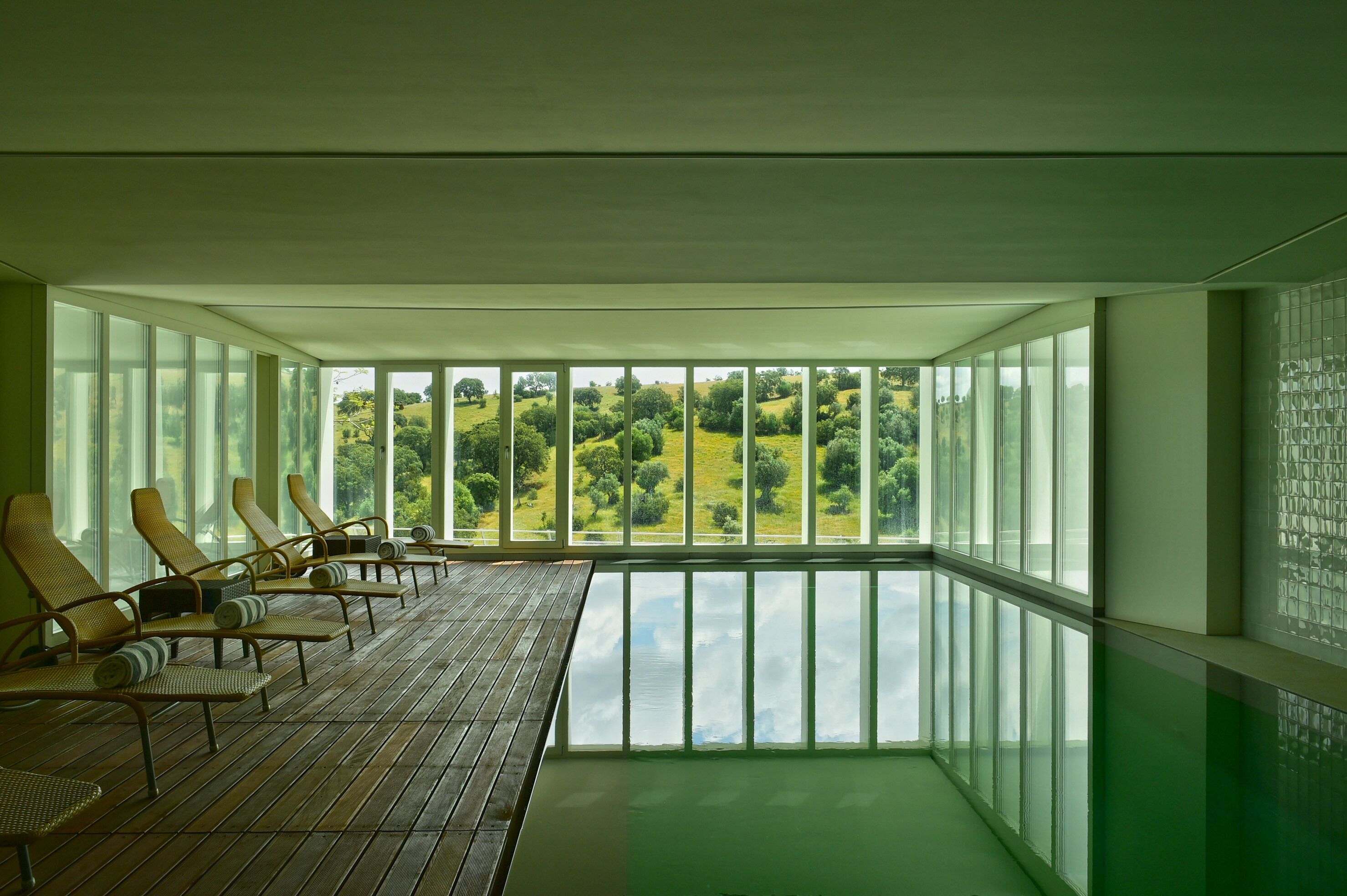 Piscine couverte, piscine extérieure