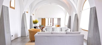 Pousada Convento de Arraiolos - Historic Hotel