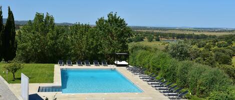 Piscine couverte, piscine extérieure