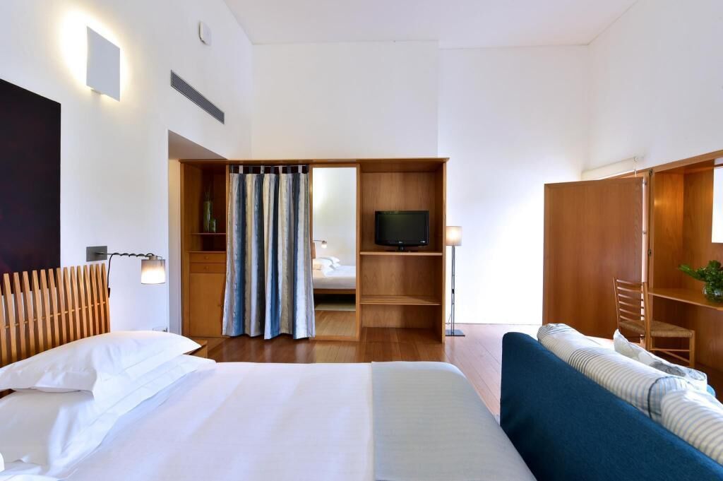 Minibar, in-room safe, desk, blackout curtains